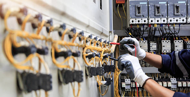 Professional Electrician technician working in Hampstead, NC